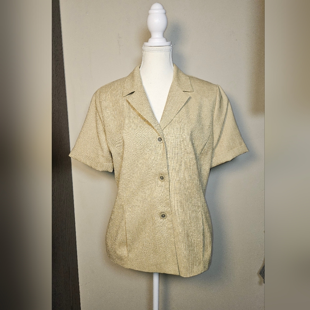 5 For $25✨️ Jessica Button Padded Shoulder Blouse Shortsleeve Blazer 8 Medium